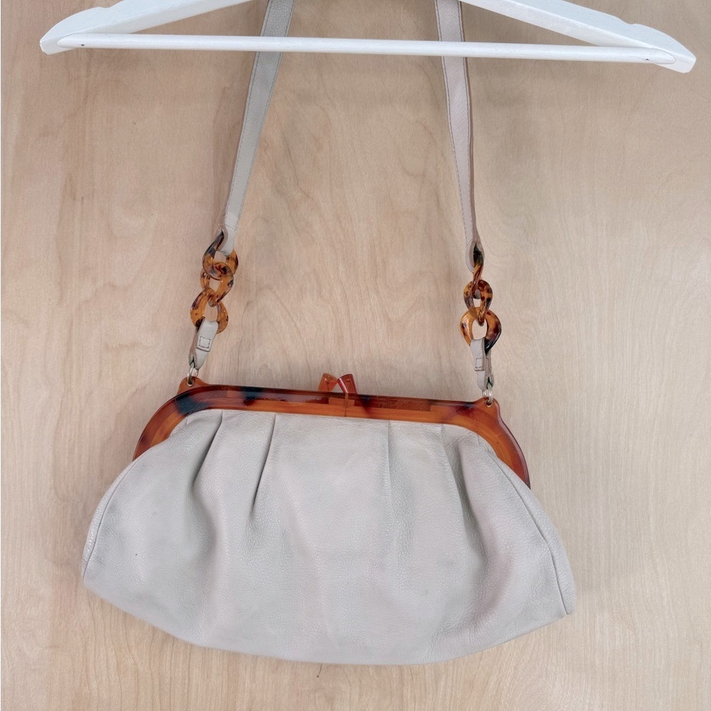 Liz Claiborne Cream Shoulder Bag with Tortoiseshell Accent - Picture 7 of 10